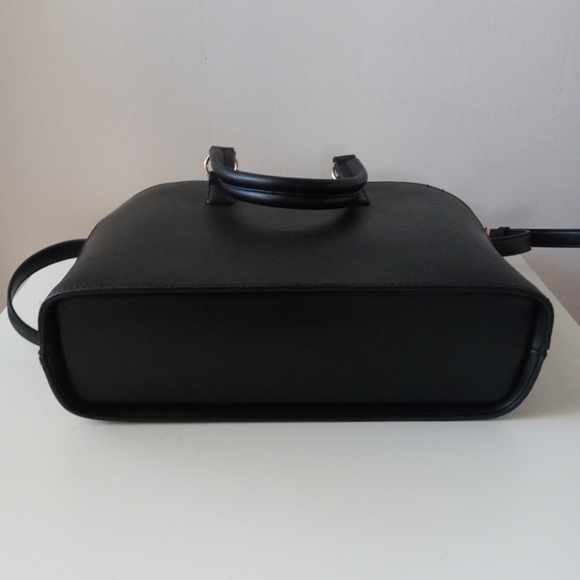 👜🖤Sole Society | Hand Bag🖤👜 / Crossbody Bag | Black & Gold | Never Used NWT - Picture 8 of 8